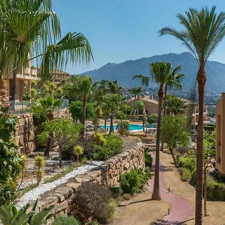 Charming 2-bedroom With Beautiful Sea Views Appartement