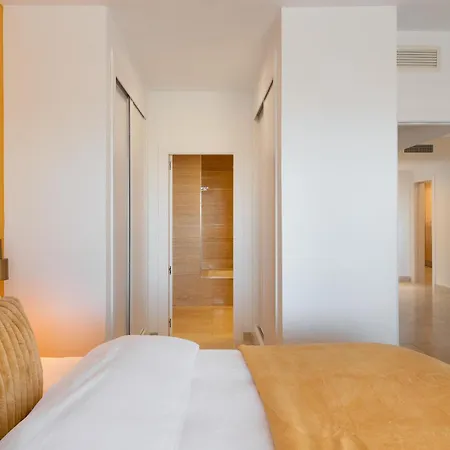 Charming 2-bedroom With Beautiful Sea Views * Бенаавіс