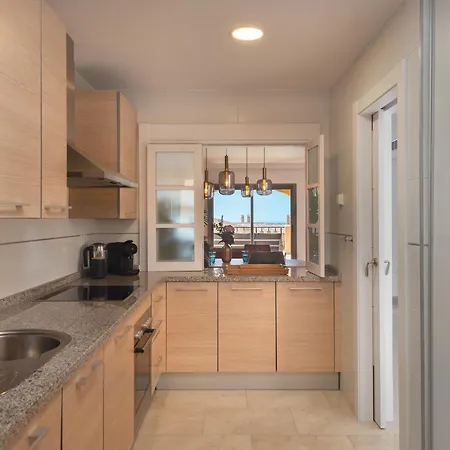 Charming 2-bedroom With Beautiful Sea Views Бенаавіс