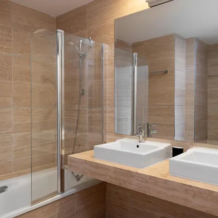 Charming 2-bedroom With Beautiful Sea Views Бенаавіс